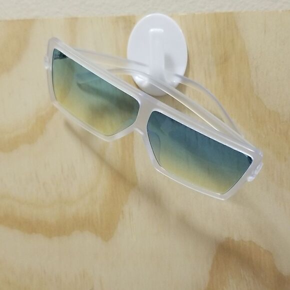 High Fashion Wmn's Oversized Sunglasses. - Picture 7 of 7